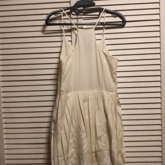 Parker NWT ivory pleated embroidered detail dress - Picture 5 of 6